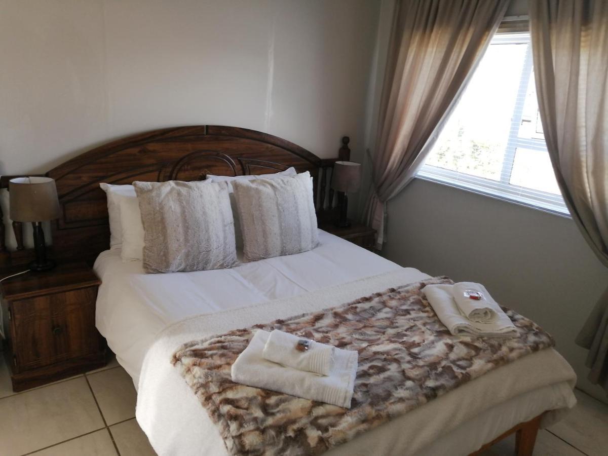 Swartberg Guest House Каледон Екстериор снимка