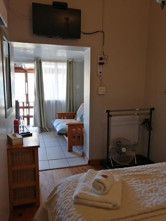Swartberg Guest House Каледон Екстериор снимка