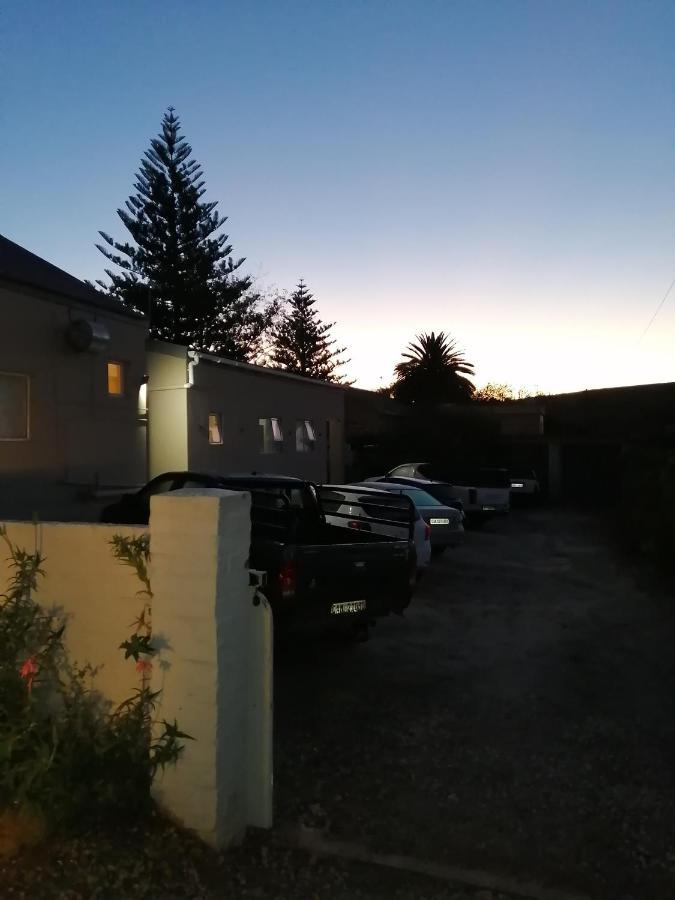 Swartberg Guest House Каледон Екстериор снимка