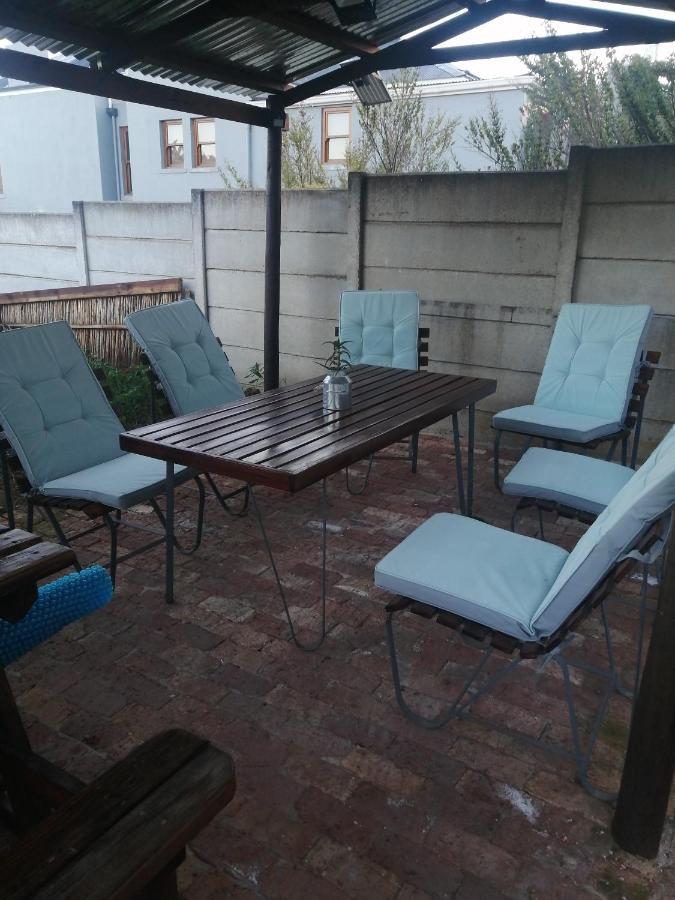 Swartberg Guest House Каледон Екстериор снимка