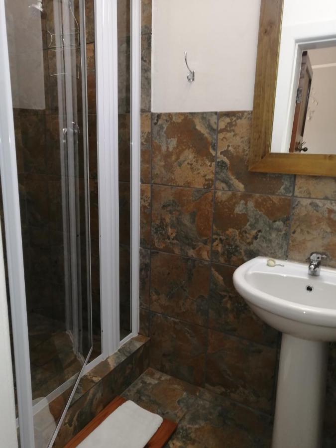 Swartberg Guest House Каледон Екстериор снимка