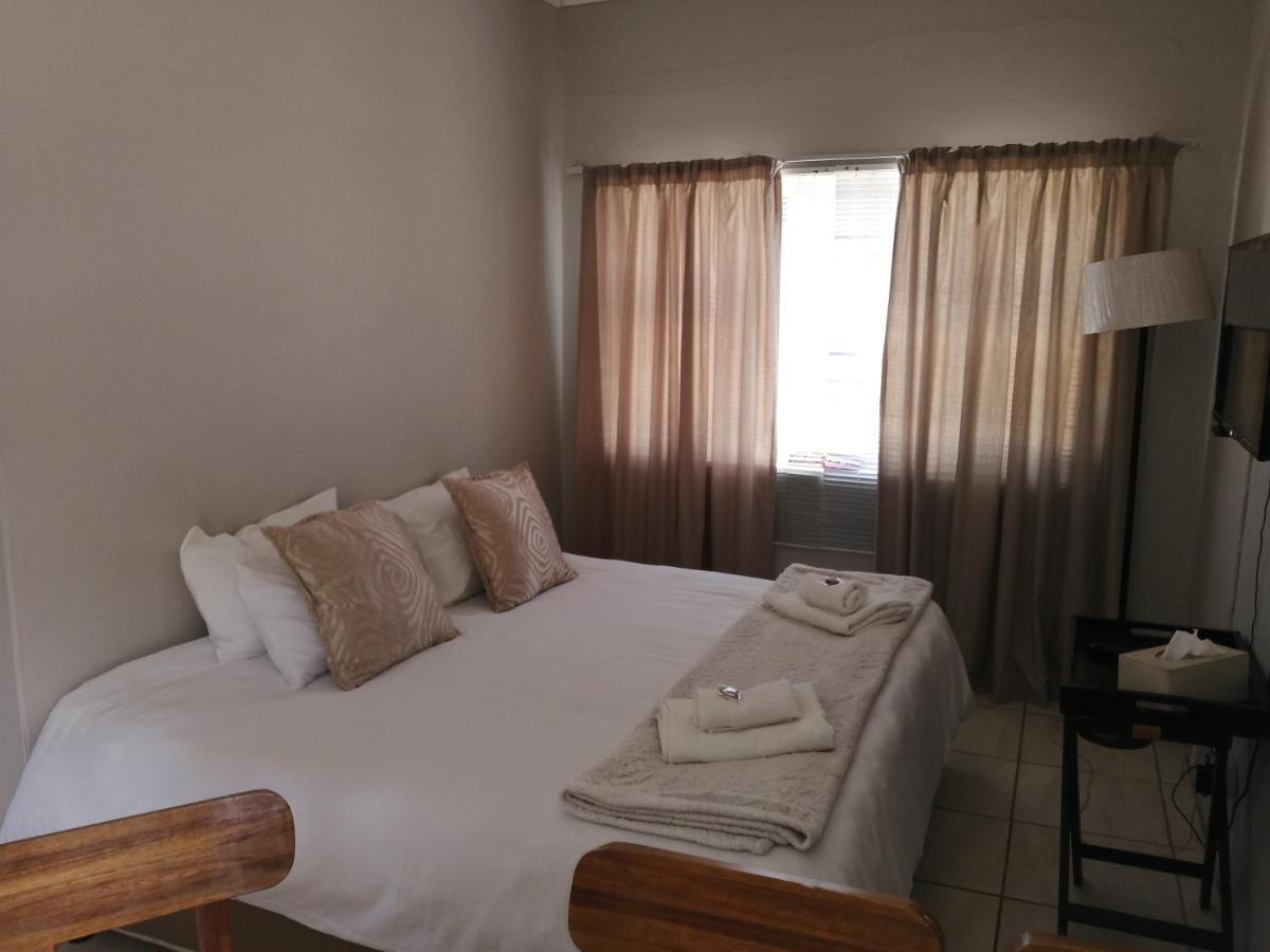 Swartberg Guest House Каледон Екстериор снимка